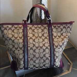 Coach Tote with zipper